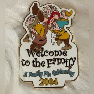 WDW - A Family Pin Gathering 2004 - Welcome to the Family (Seven Dwarfs)